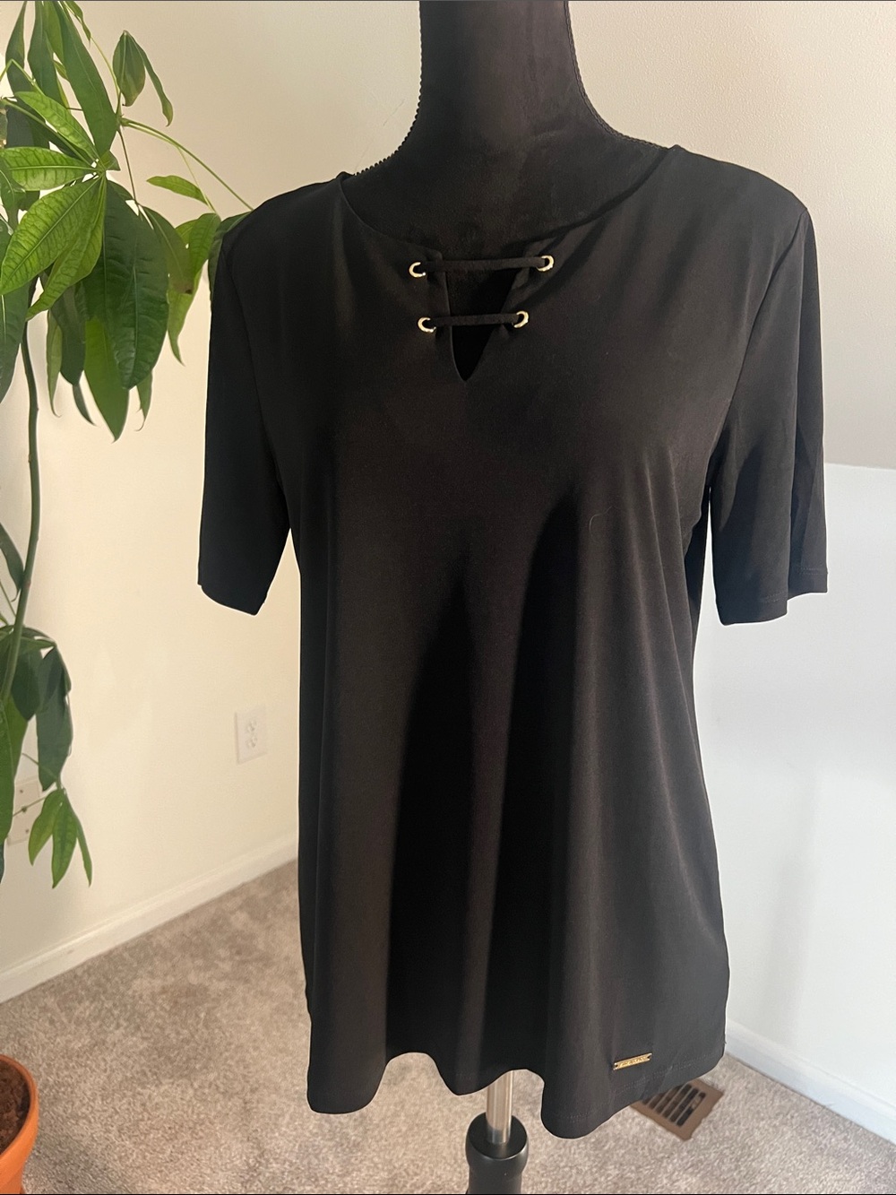 Ellen Tracy Black Short Sleeve Lace-Up Front Top